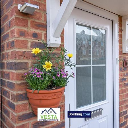 Three Bedroom Apartment By Vesta Serviced Accommodation & Short Lets Hatfield With Free Parking Eksteriør billede