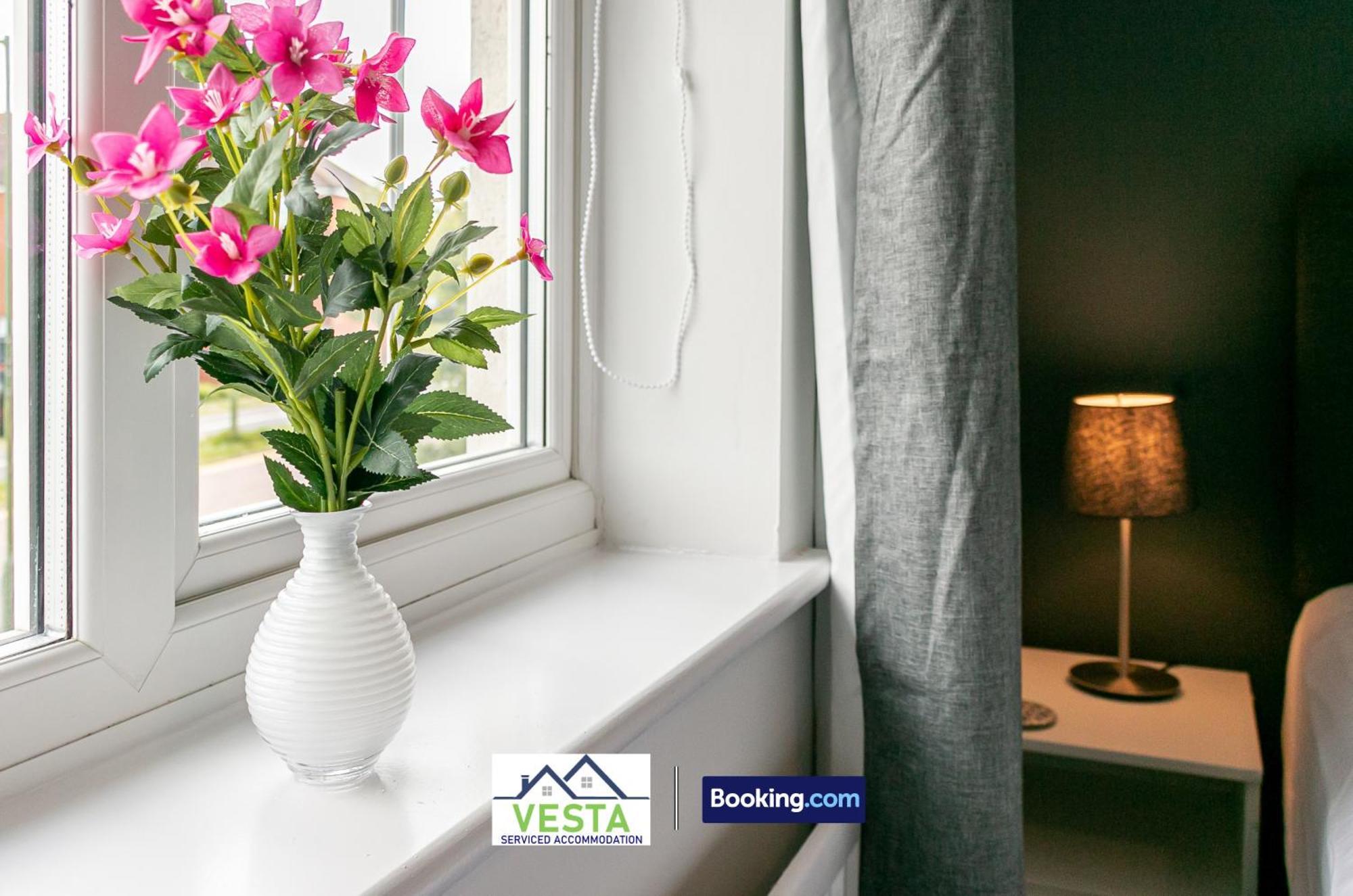 Three Bedroom Apartment By Vesta Serviced Accommodation & Short Lets Hatfield With Free Parking Eksteriør billede